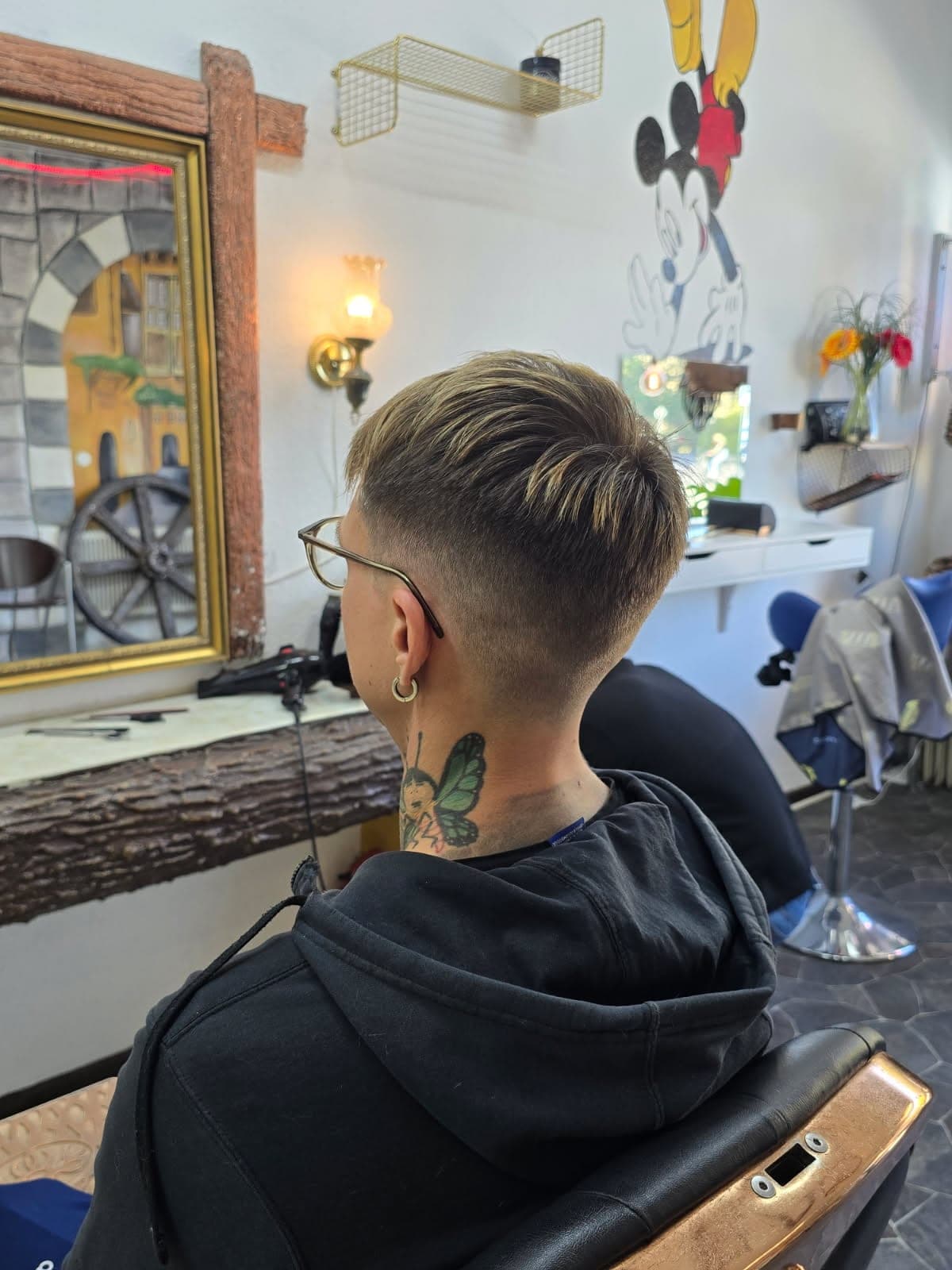 Kort klippning med fade hos Salong Calissa i Malmö
